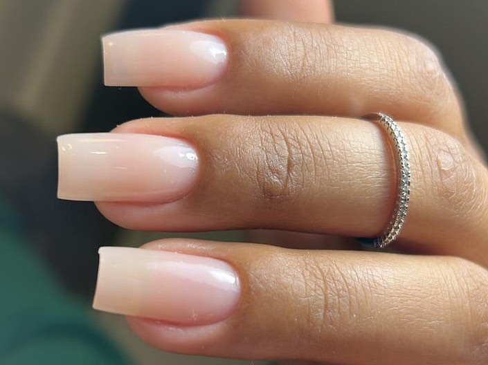 Unhas, maquiagem e beleza